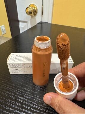 Rare Beauty Liquid Touch Weightless Foundation - shade 450N